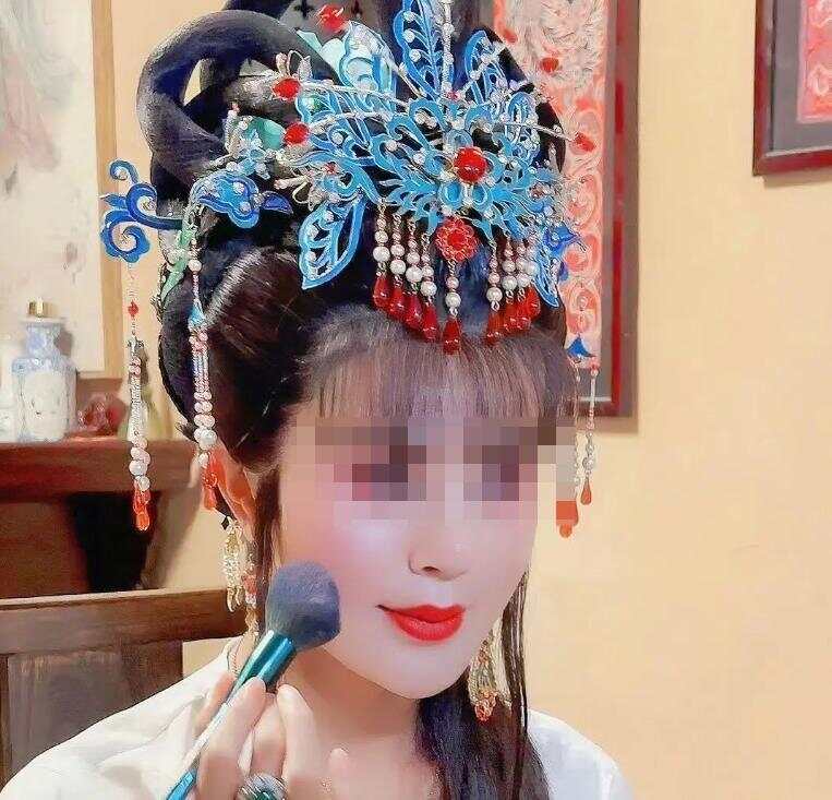 网红“罗大美”遇害案今日开庭，生前搭档泣不成声